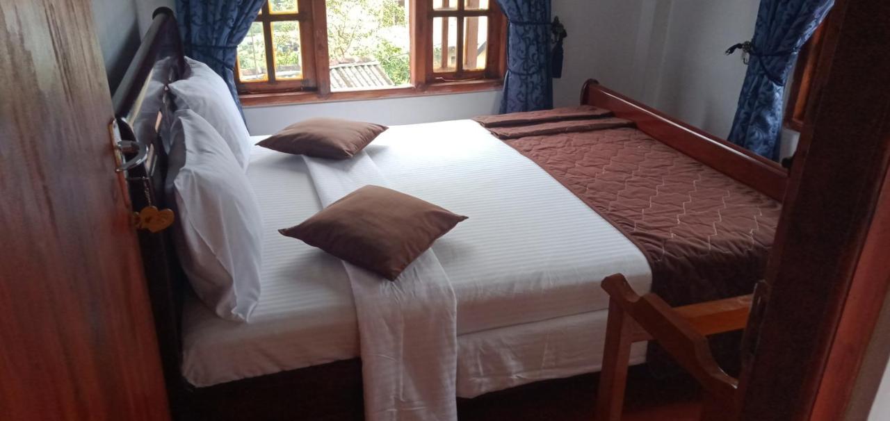 Bed and Breakfast The Train View Nuwara Eliya Exterior foto